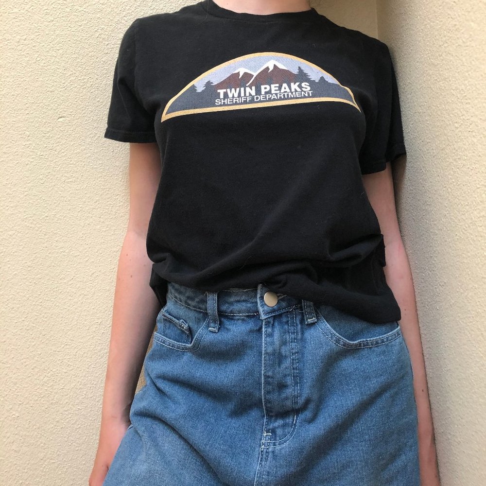 Vintage Thrifted Twin Peaks Graphic Tee